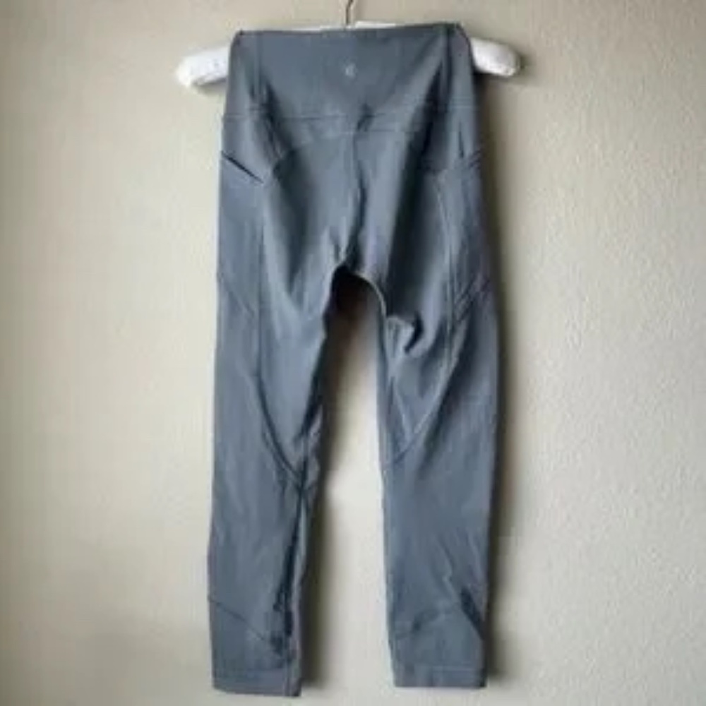 LuluLemon Women's Leggings Gray Pockets Size 4 - Picture 9 of 13